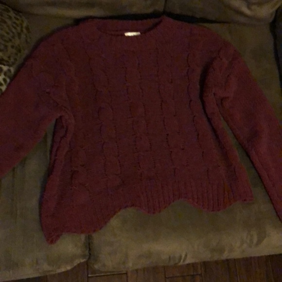 Cute sweater! - Picture 2 of 2